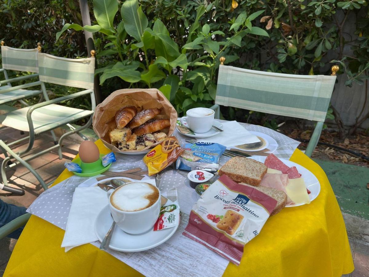 Hotel Montebello Riccione Buitenkant foto