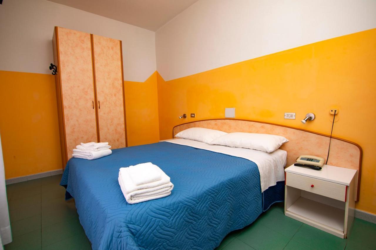 Hotel Montebello Riccione Buitenkant foto