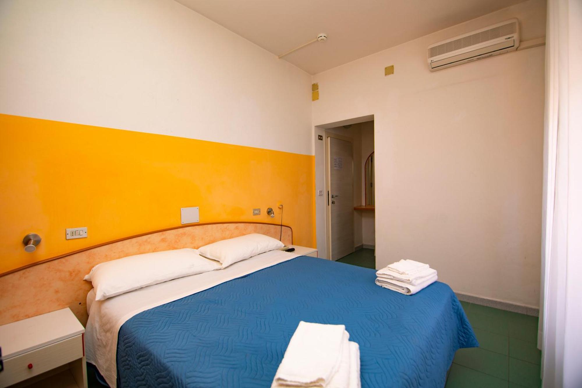 Hotel Montebello Riccione Buitenkant foto