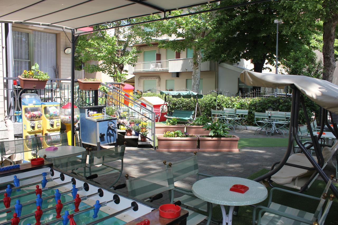 Hotel Montebello Riccione Buitenkant foto