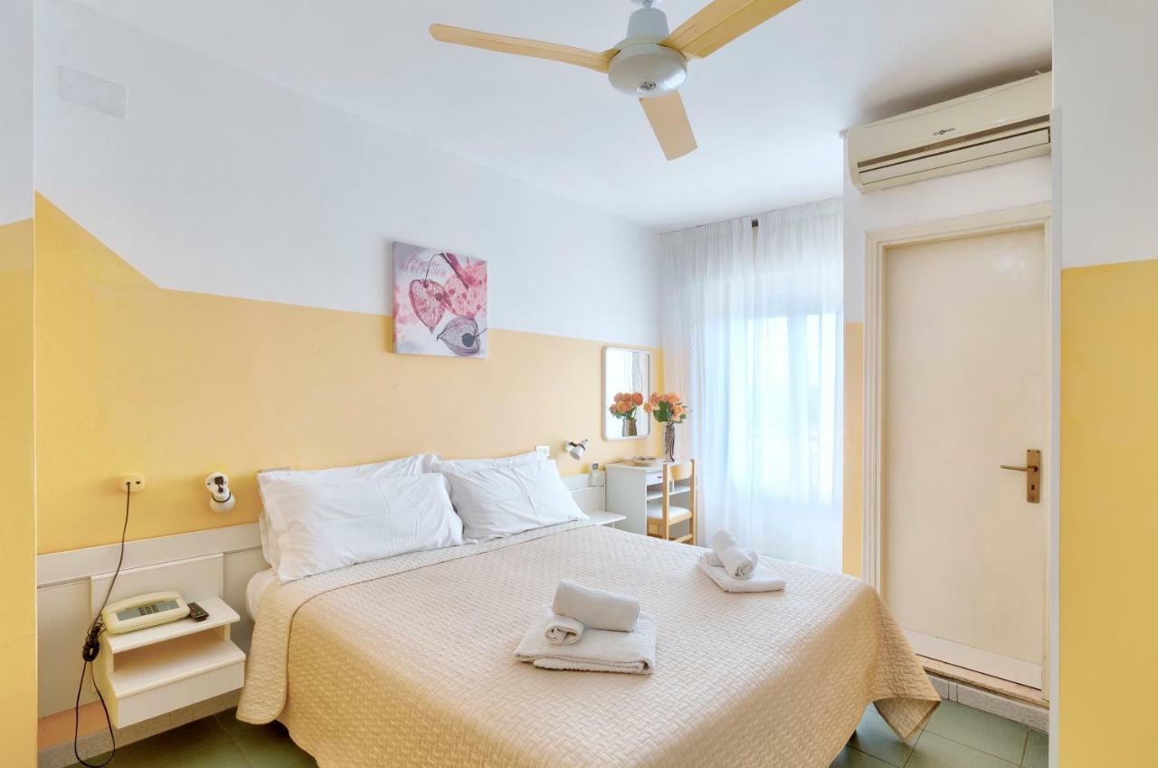 Hotel Montebello Riccione Buitenkant foto