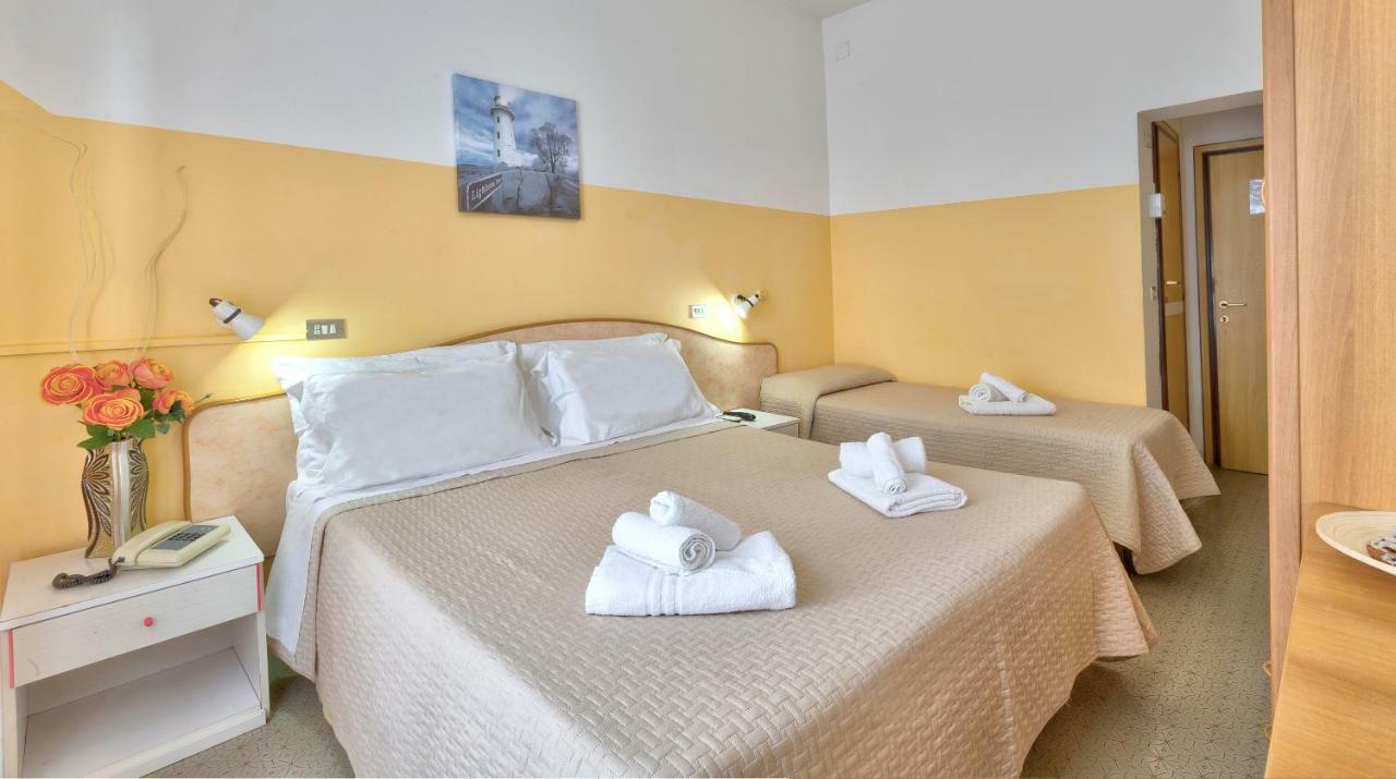 Hotel Montebello Riccione Buitenkant foto