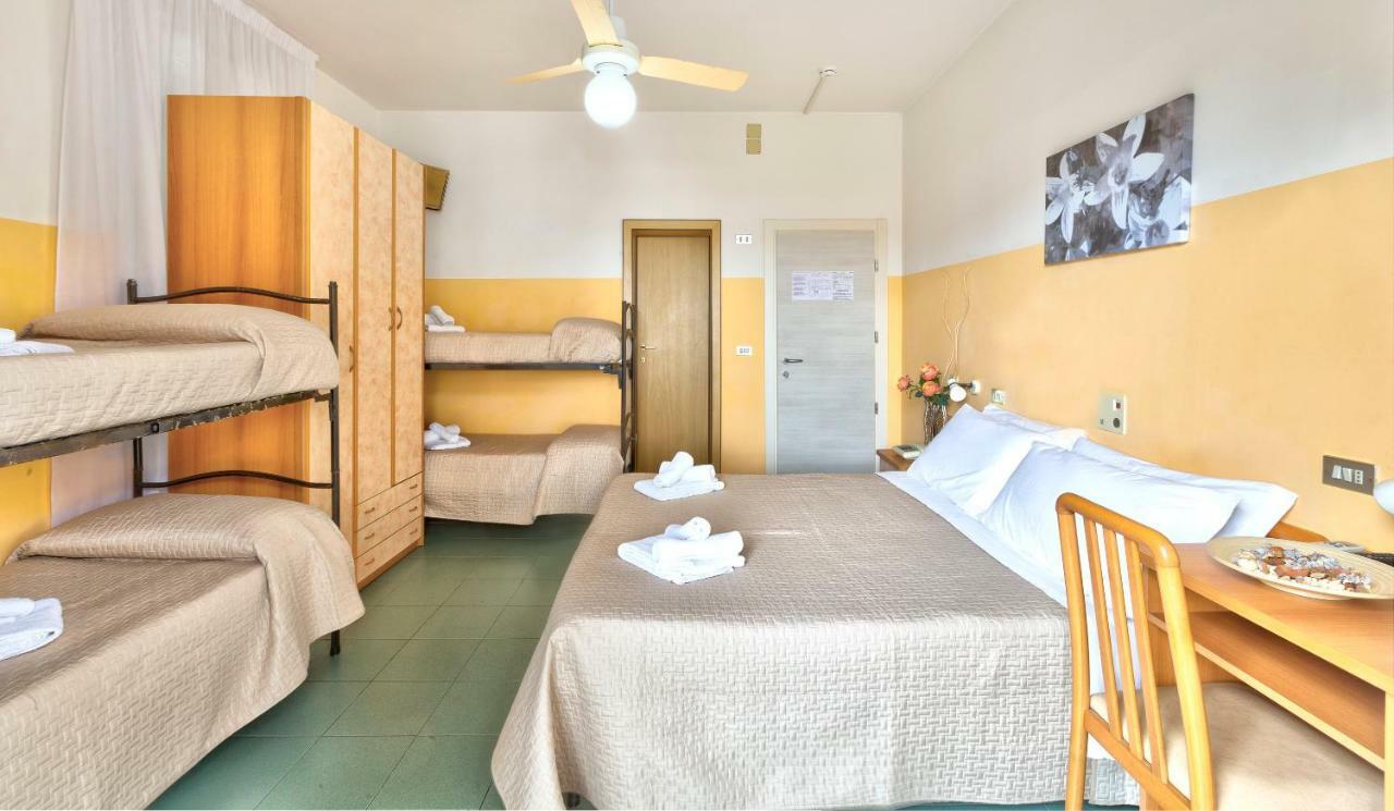Hotel Montebello Riccione Buitenkant foto